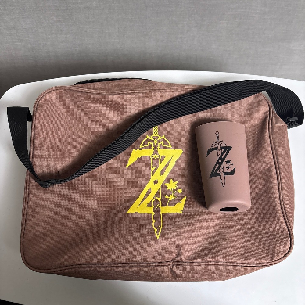 Zelda Breath of the Wild Collectors Messenger Bag Bottle Sleeve Master Sword